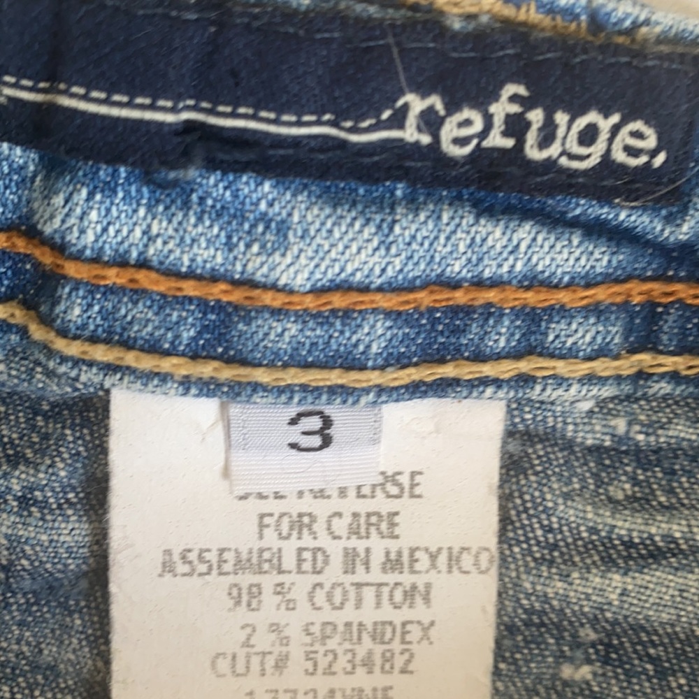 💙 REFUGE Jean Shorts 💙 - Picture 5 of 5
